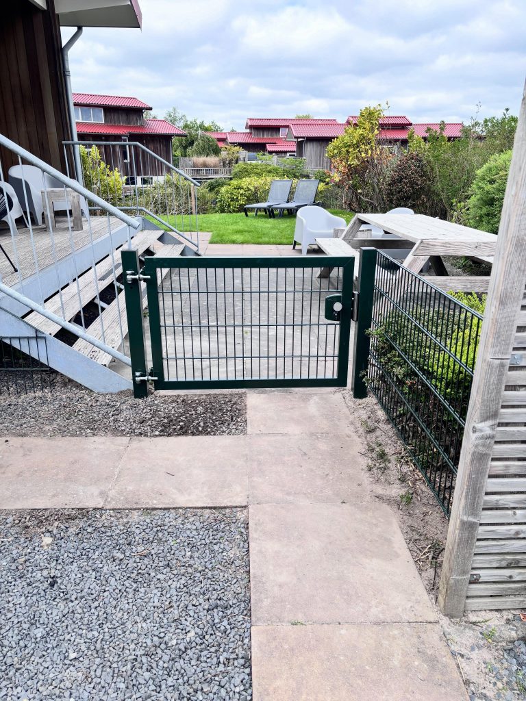 Projectfoto tuinrenovaties, bestrating en schuttingen